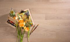 Инженерная доска COSWICK Дуб Титановый буфф (Titanium Buff) Натуральная палитра (Natural Touch collection) Масло шелковое ультраматовое Селект энд Бэттер Широкоформатная доска 1120-1831-10