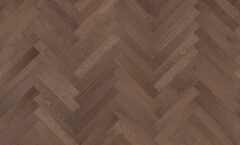 Паркет елка COSWICK Английская елка (90°) Дуб Пекан (Pecan) Таинственный лес (Dark Wood collection) Масло шелковое ультраматовое Селект энд Бэттер Штучный паркет 1151-1872-10