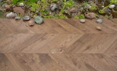 Паркет елка COSWICK Французская елка (60°) Дуб Кедр рустикальный (Cedar Rustic) Натуральная палитра (Natural Touch collection) Масло шелковое Таверн Итальянская елка 1123-4281-20